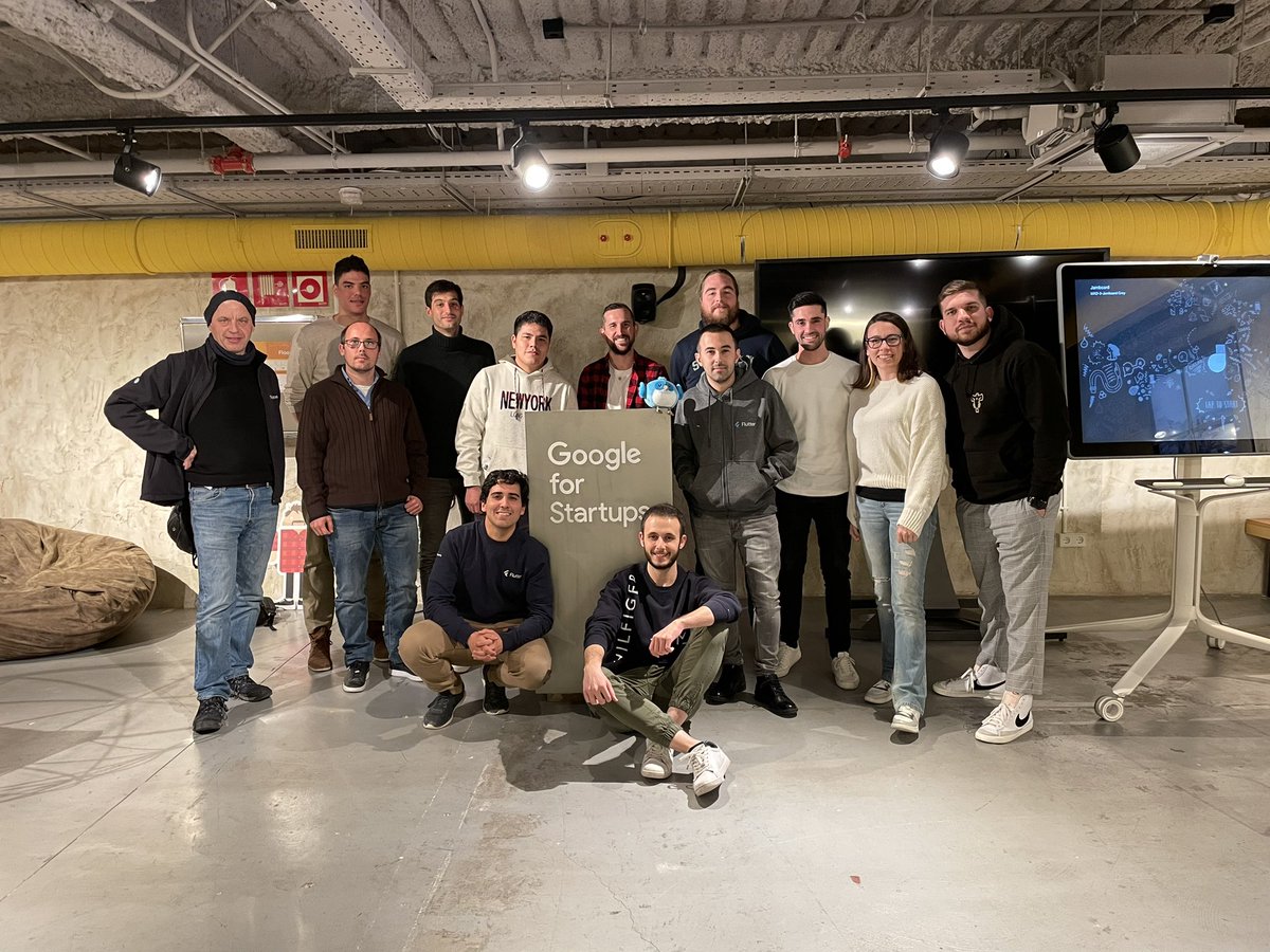GDGMadrid's tweet image. Gracias a todos los que habéis venido hoy a nuestro #FlutterForward Extended!
@OscarMartinDEV y @JamesBlasco sois los mejores!
@GoogleStartupES @GoogleDevEurope
💙