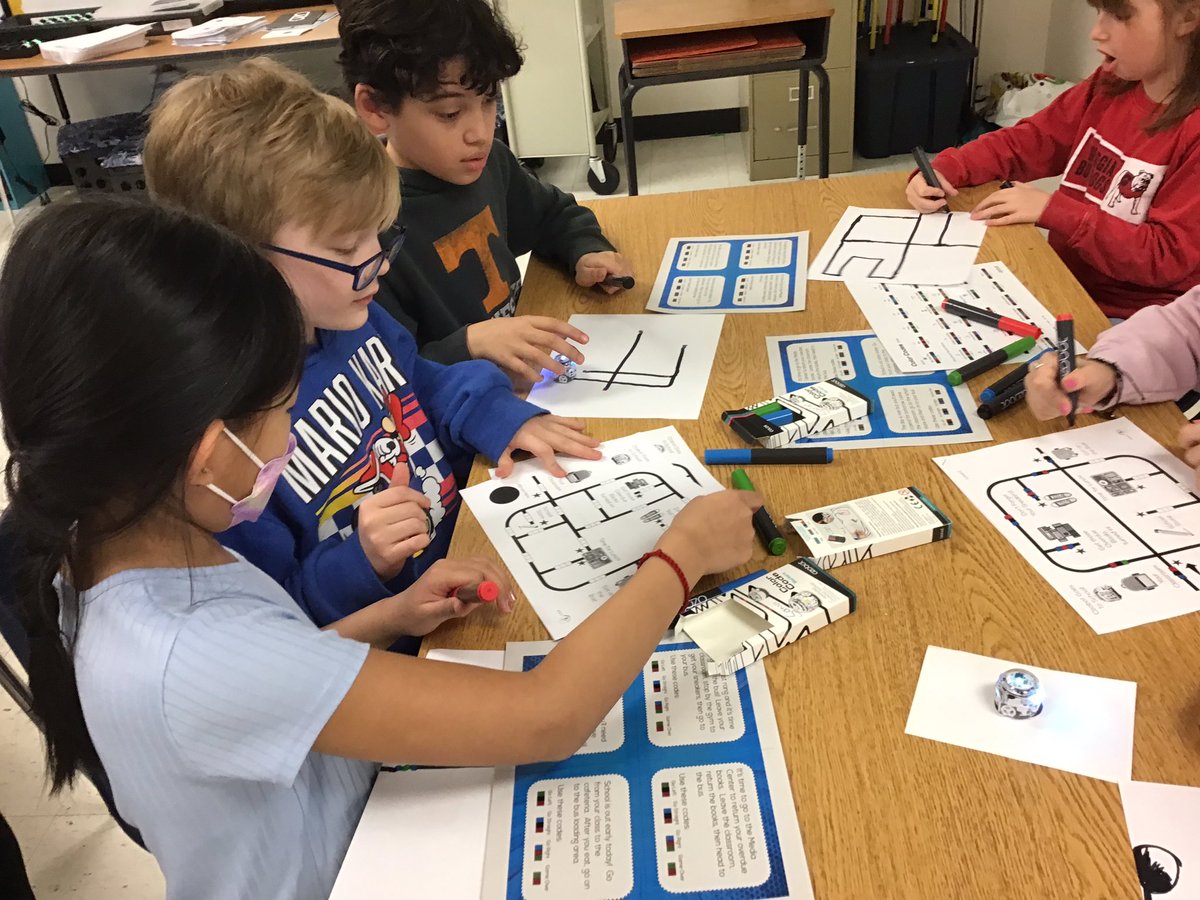 Summit Hill’s S.T.E.A.M Day.  Students enjoyed the challenges and the amazing presentations by author, Diane Shore and DoDad’s Lab. <a href="/lorriebearden/">Lorrie Bearden, Ed.D.</a>