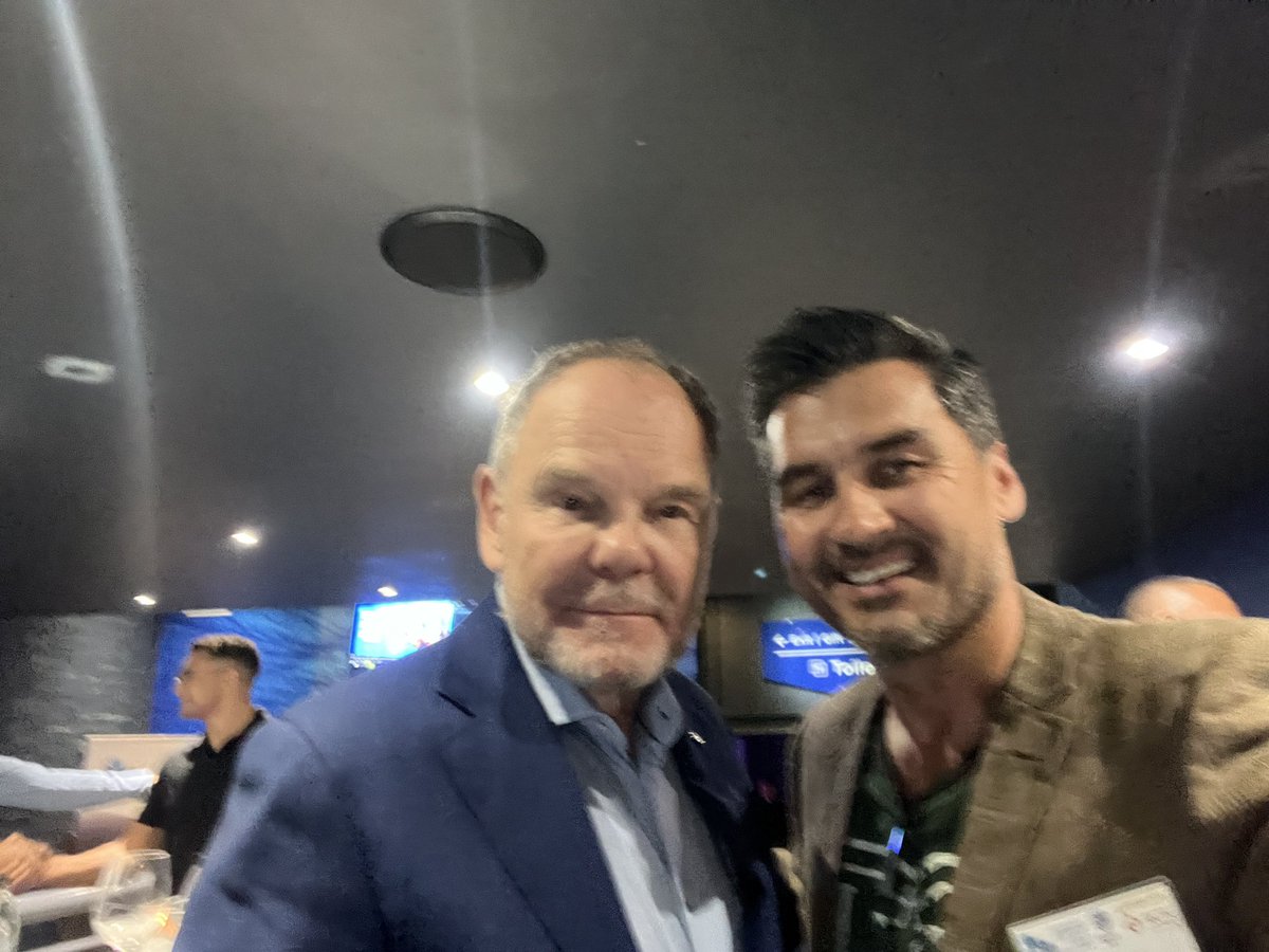 earleloxton's tweet photo. @dtapscott what a pleasure to attend your talk at @StandardBankZA sponsored event tonight. You and @alextapscott inspired many to enter this space #startamovement #EasyEquities #easycryptoSA https://t.co/xstKjwlfH5