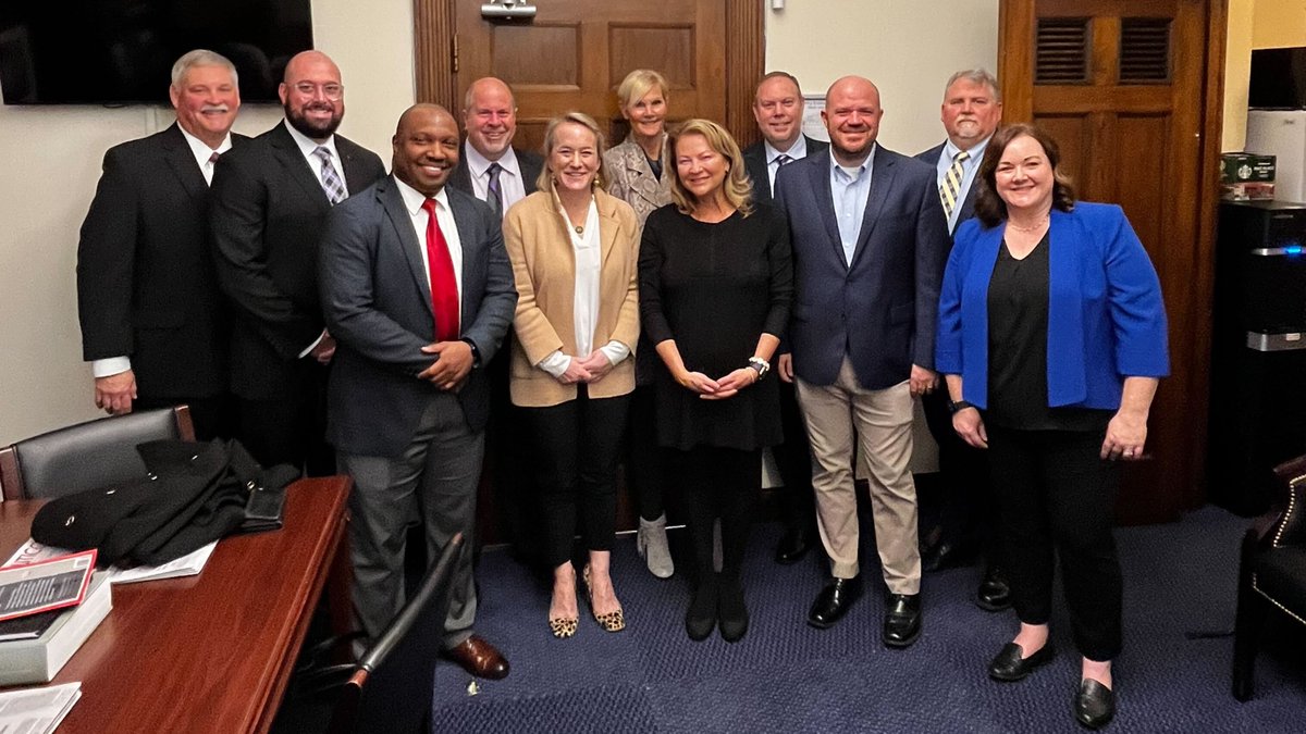 Thank you to the folks from the <a href="/ILCULeague/">Illinois CU League</a>  for coming by my office this morning!