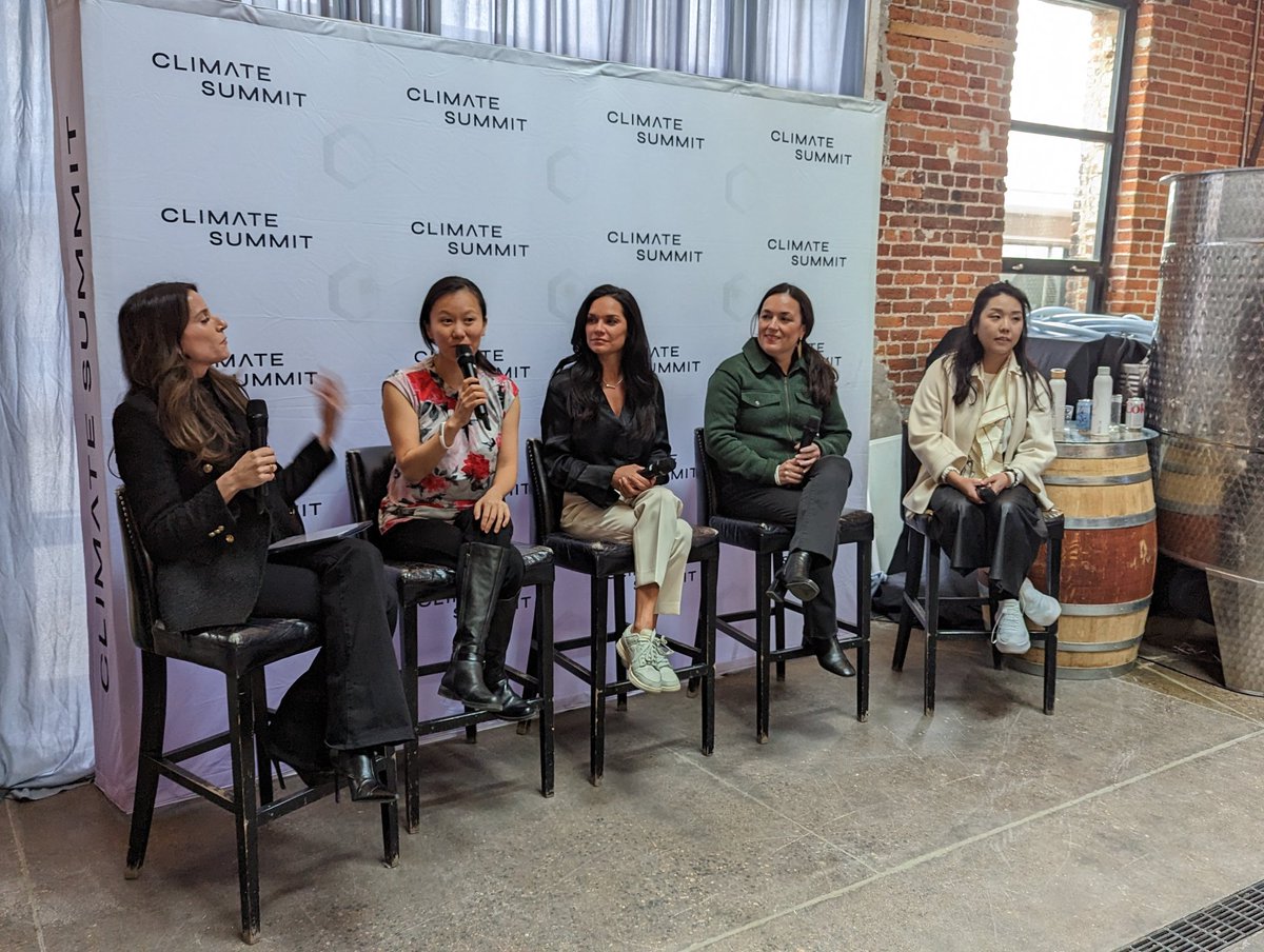 leafbauer's tweet photo. Definitely #nomanel at #climatesummit: @xochitlcazador, @adelynzhou, @joanofdao, @adelynzhou and Anella Bokhari rocking their panel on Building in a Bear Market. Cc @weareflowcarbon https://t.co/2SUc59En3y