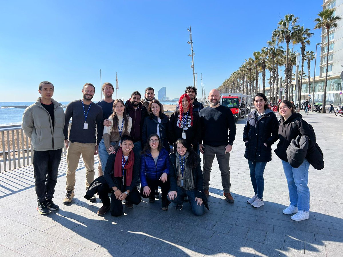 loglab_bcn's tweet image. We could all finally meet, and of course, we had to take a group picture under the #Barcelona sun 😎.  Awesome to do research and hang out with folks from around the globe 🇨🇳🇪🇸🇫🇷🇸🇦🇹🇼🇬🇧🇮🇹🇮🇷 🇦🇷