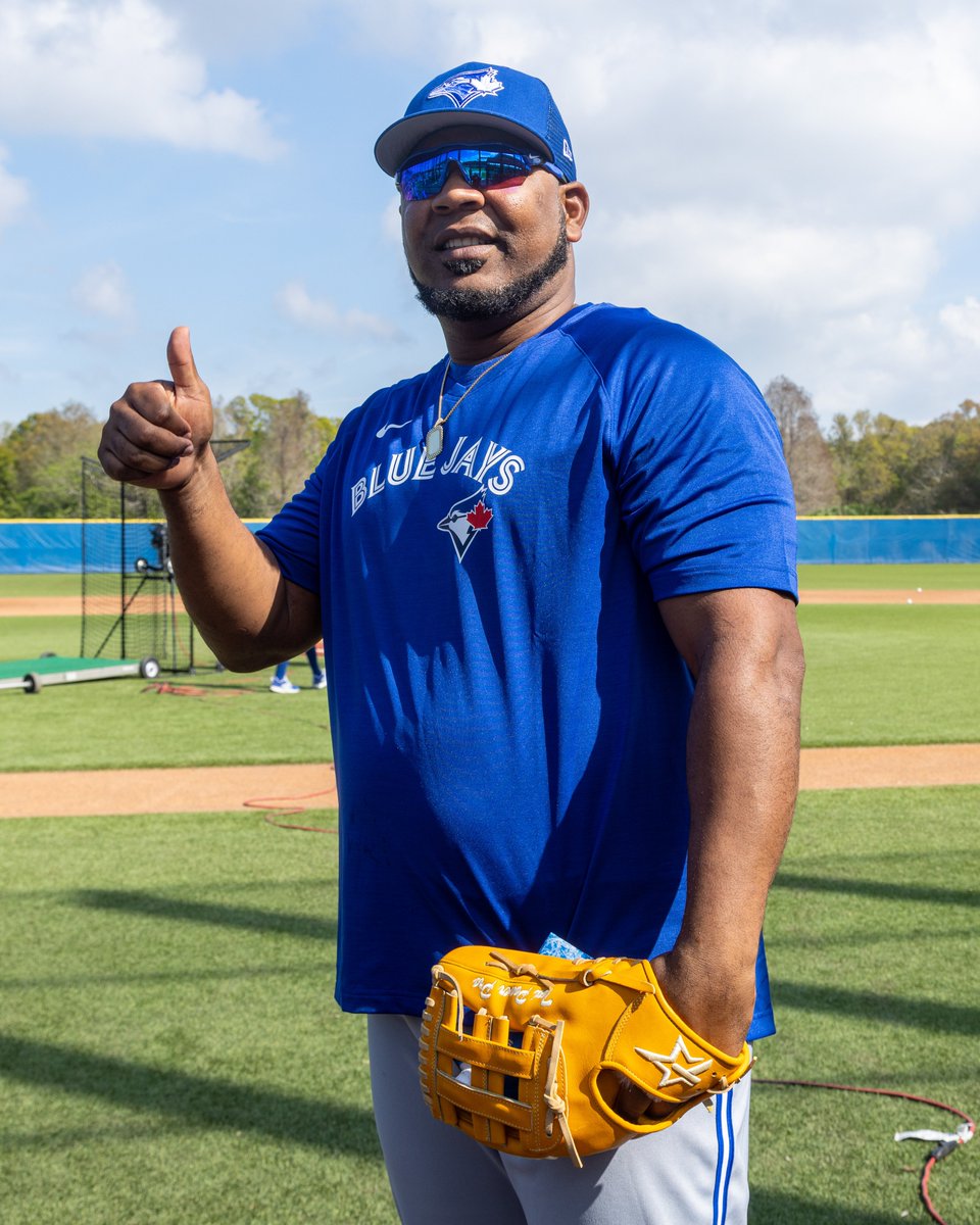 BlueJays's tweet image. Back in blue 💙 

Welcome, Guest Instructor Edwin!