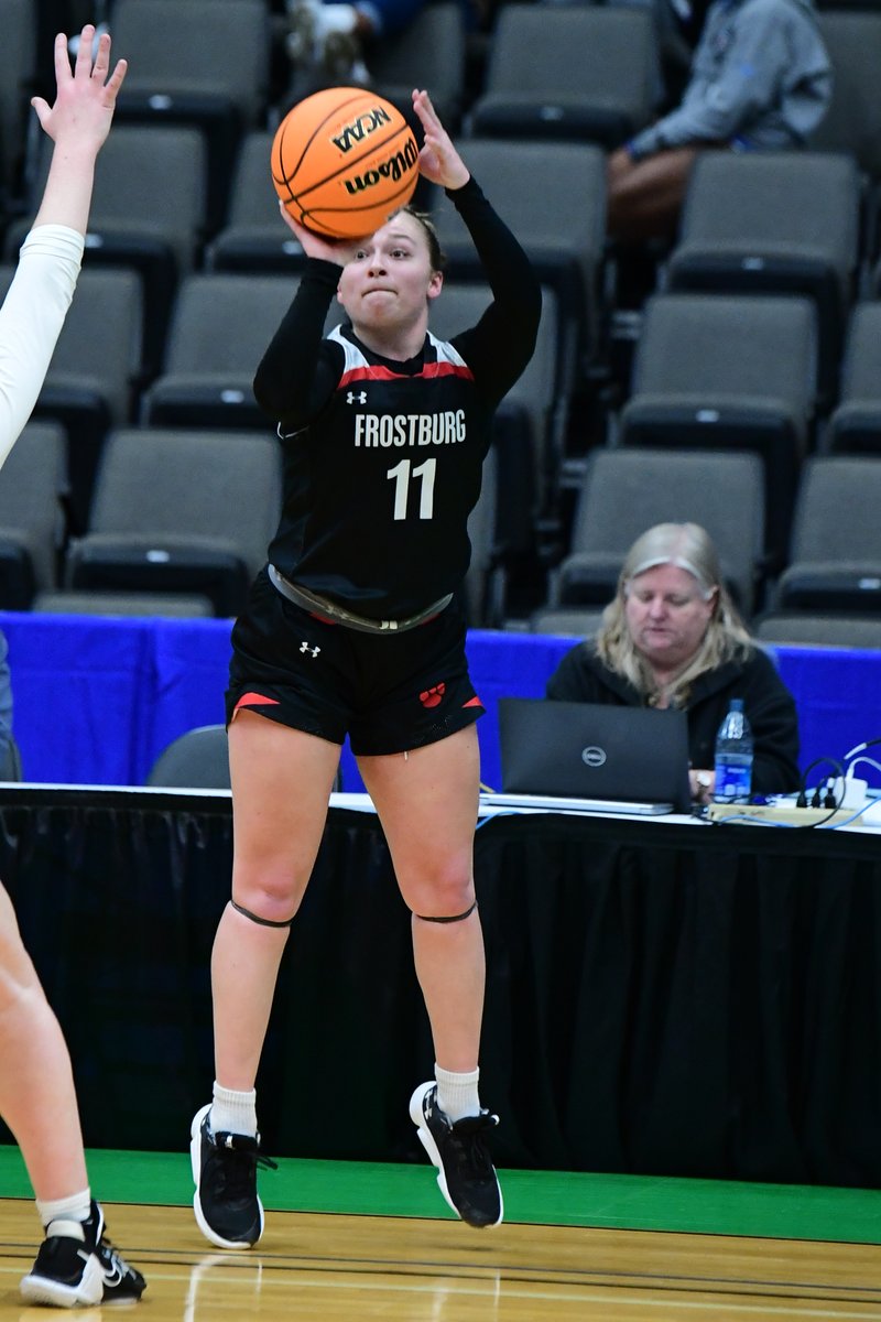 TheMountainEast's tweet photo. Some of the top 📸 from game two between Frostburg State and Davis &amp; Elkins (📸 Sam Santilli) https://t.co/qdyKTZb91M