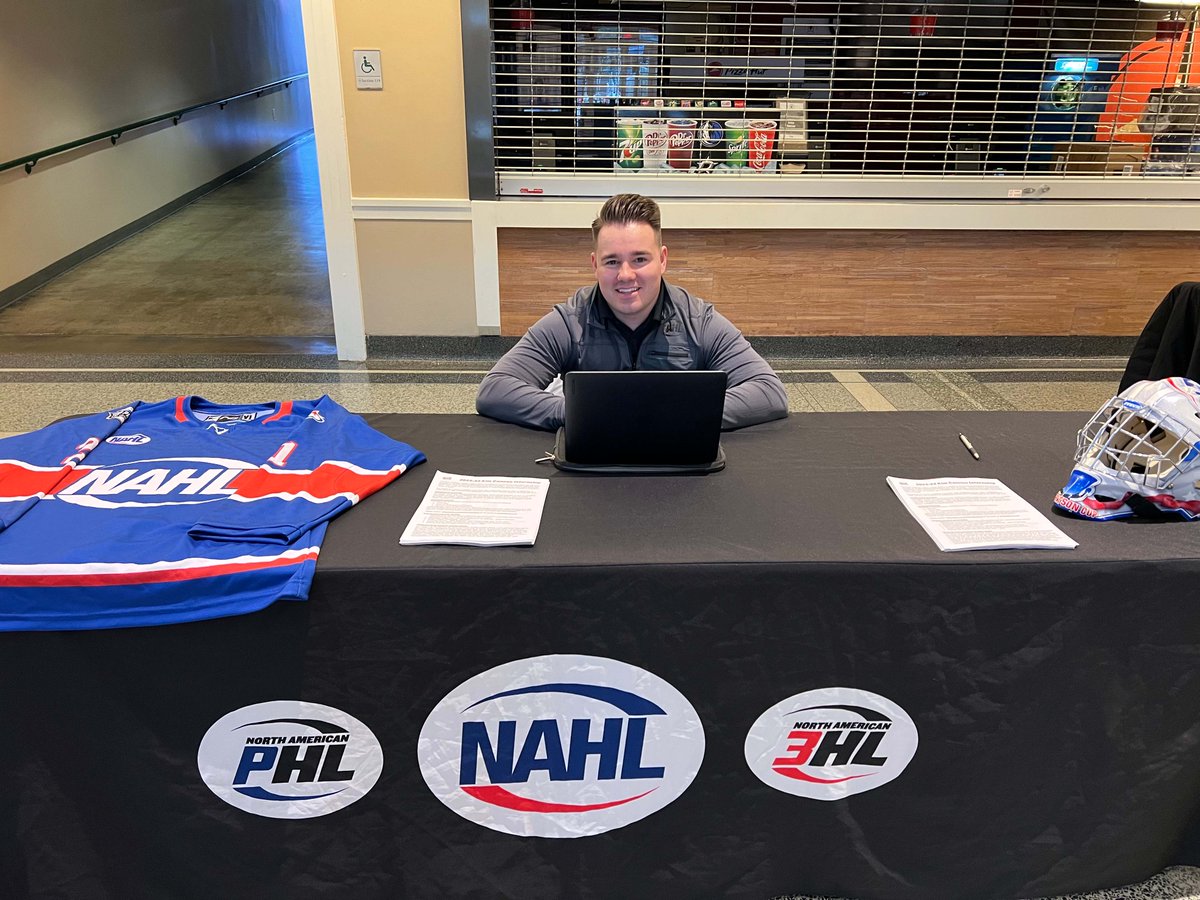 NAHLHockey's tweet photo. The NAHL is excited to be apart of the @DallasStars  career fair as we look for new talent for our league and its members! https://t.co/QD5xgiHvJ1