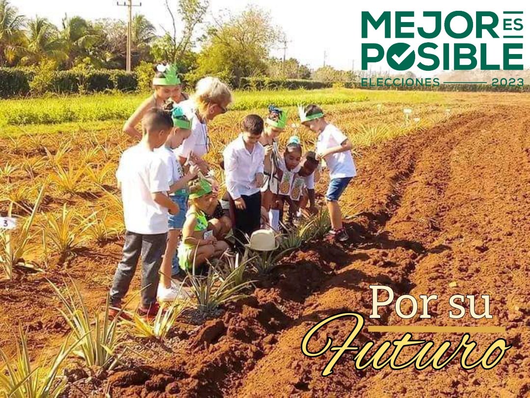 SuselyMorfaG's tweet photo. #FidelPorSiempre: “Y en eso es en lo que más debemos pensar: en los niños de hoy, que son el pueblo de mañana.  Hay que cuidarlos y velar por ellos como los pilares con que se funda una obra verdaderamente hermosa y verdaderamente útil”.
#MejorEsPosible
#MatancerosEnVictoria https://t.co/j9UDXLFpc7