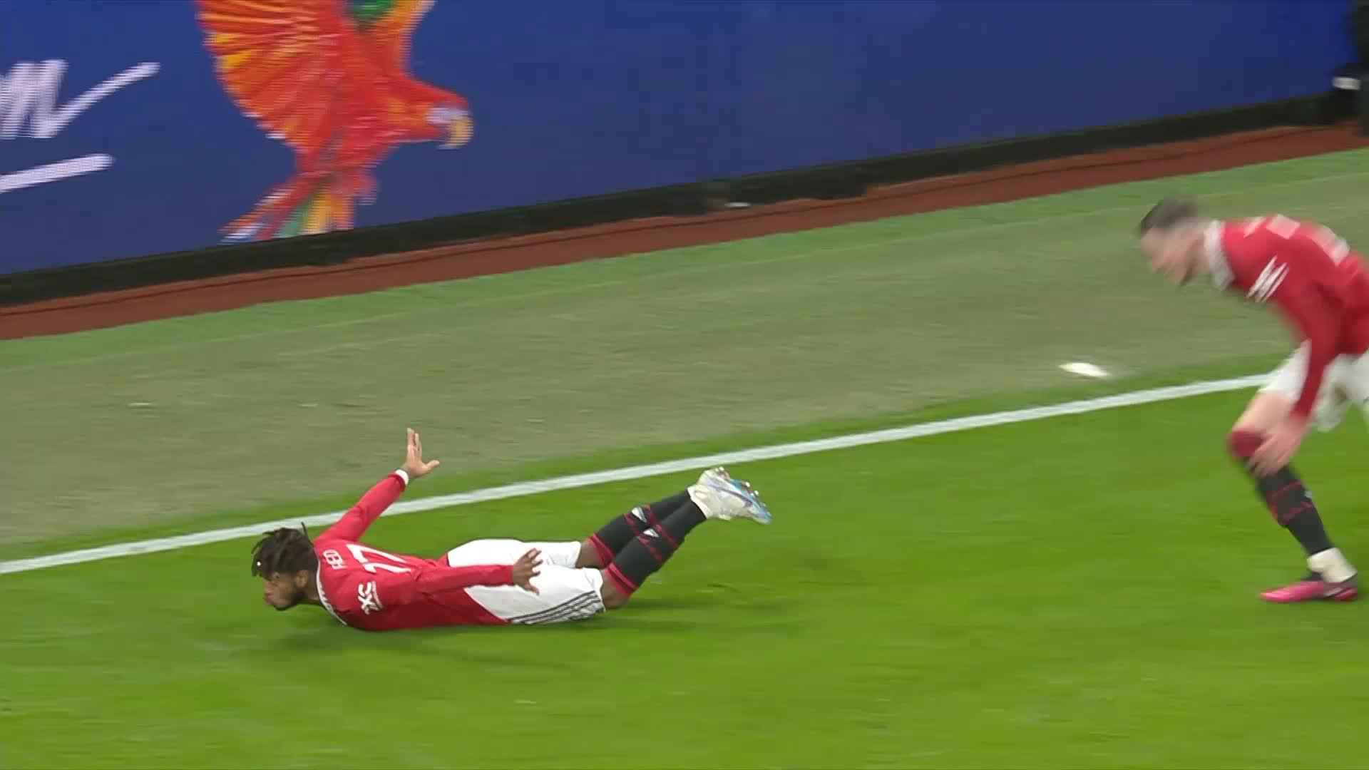 Sliding into the quarter-final like...

Don't sleep on Wout Weghorst's work-rate 👏

#EmiratesFACup”