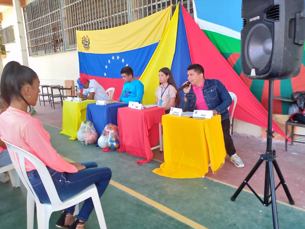 #1Mar 
Desde el Mcpio Santos Michelena 
en el marco del 2do Congreso La <a href="/FeveemA/">Feveem_Aragua</a> Realizó la discusión de la ordenanza municipal de la juventud y las líneas del precongreso rumbo a la gran misión Juventud Venezuela.
#2023DeVueltaAlCampo 
<a href="/_LaAvanzadora/">Yelitze Santaella</a> <a href="/FEVEEMVzla/">FEVEEM🇻🇪</a> <a href="/leoalvacabrera/">Prof. Leonardo Alvarado</a>