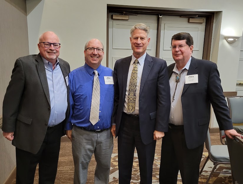 With @EVPHutch @EVPartnership at the #AmericasFriendliestAirport @PHXSkyHarbor PHX Aero Club meeting, Keynote Speaker Jay DeWitt @CityofPhoenixAZ Aviation Department, proactive #innovation #eVOTL future #sustainability #accessibility @Waymo @McCarthyBuild @GoodmanSchwartz