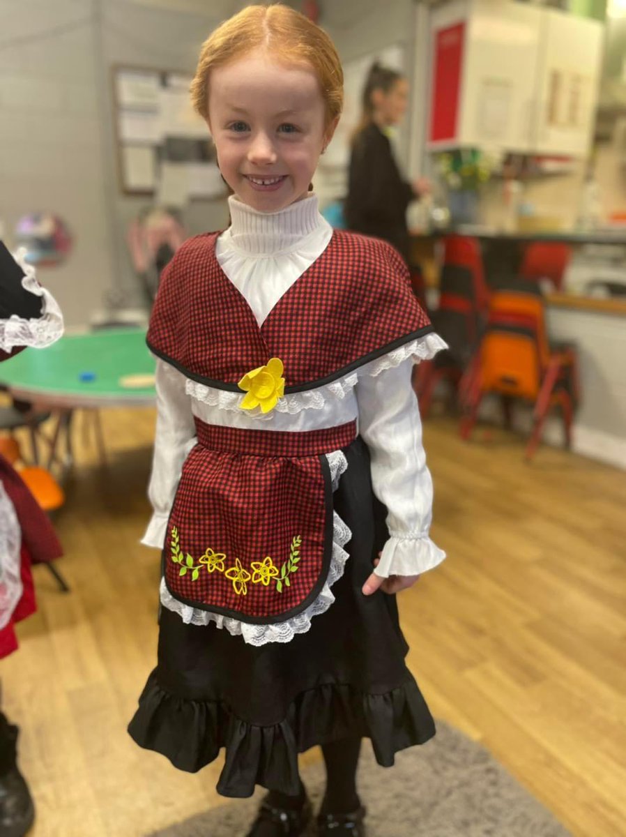 CylchMeithrinCaerau tweet media