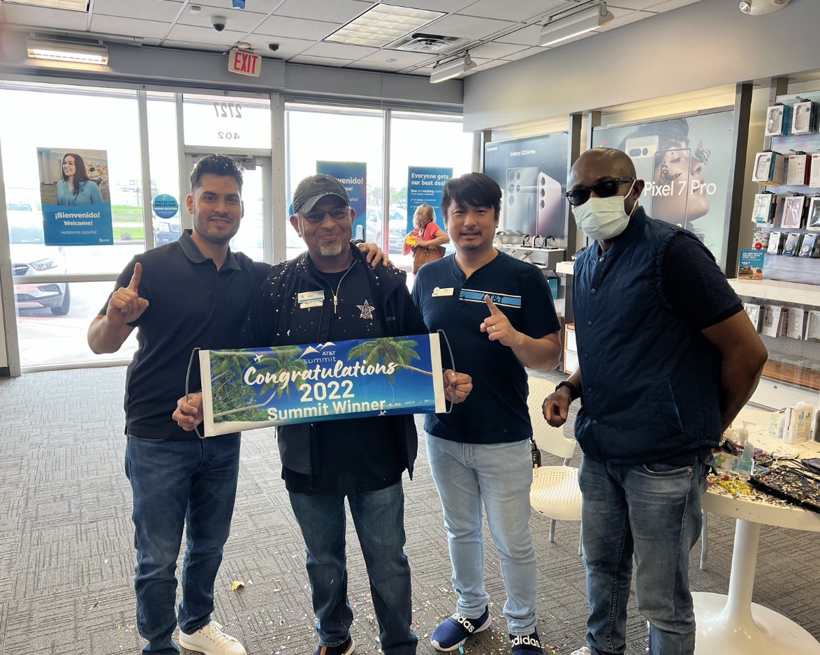 Den Velez tweet media