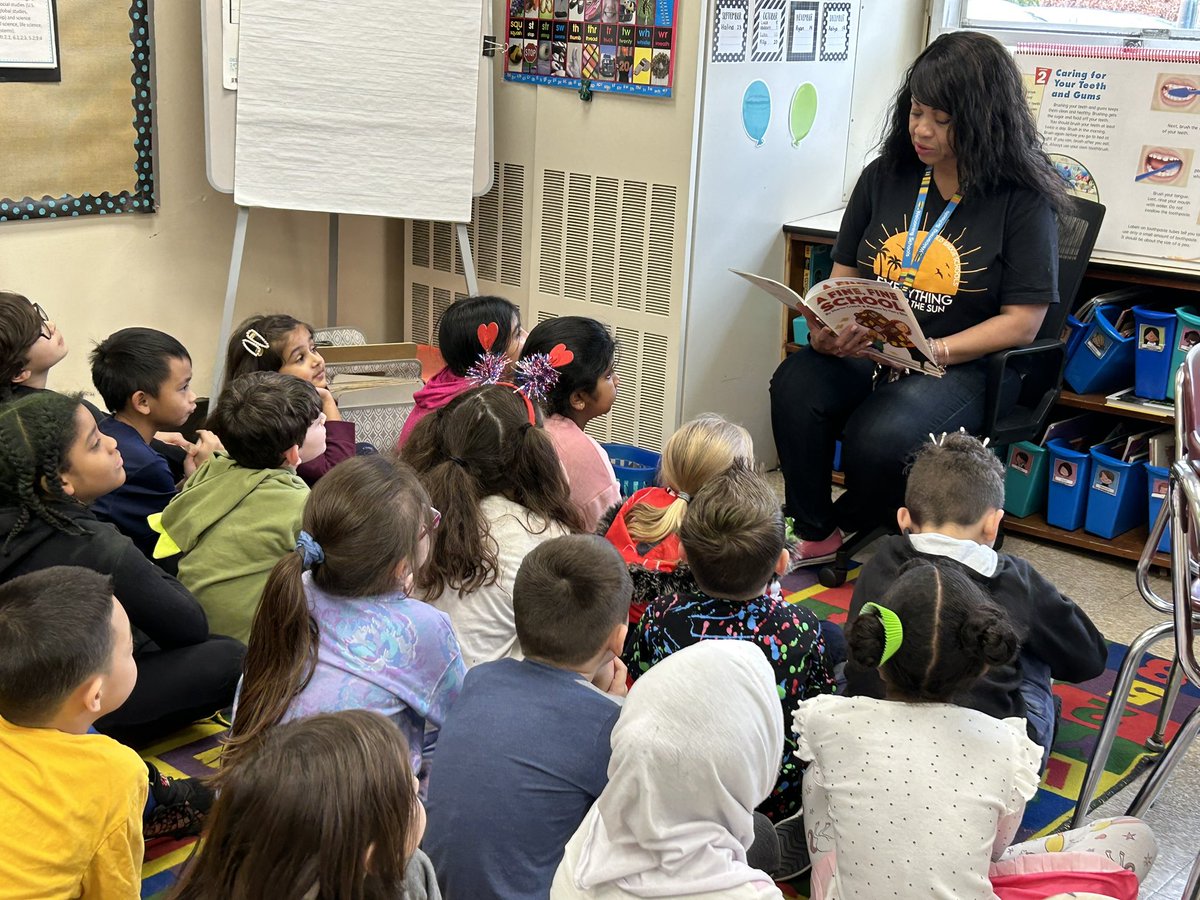 We love having our principal read to us ! ❤️📚 Thanks, Dr. Giles!  We ❤️ you ! <a href="/Millerprin/">Kimberley Giles</a> <a href="/OldBridgeTPS/">The Bridge</a>