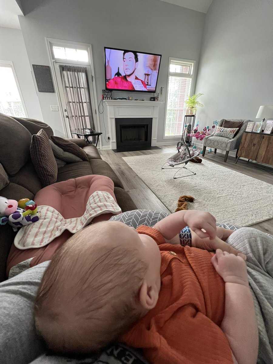 meghanlee2007's tweet photo. My baby is obsessed with @MannyMua733. She was a little fussy so I just mindlessly turned on my YouTube to Manny &amp; she was entranced immediately. What can I say, she has great taste! https://t.co/vmH5RG6RSr