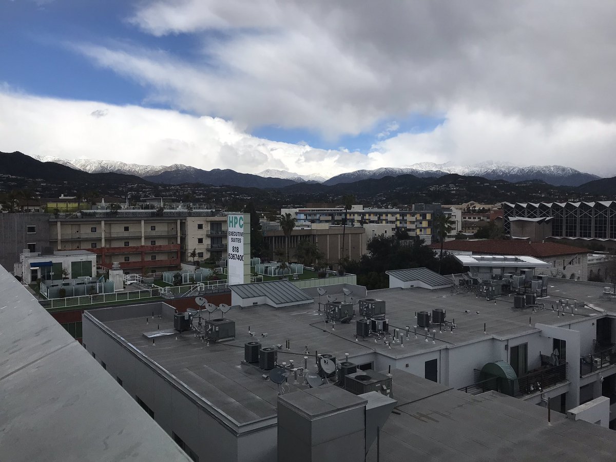 itsDaniNelson's tweet photo. So you’re sure I’m not back in CO? 👀❄️ #WinterInLA https://t.co/bEGkjuxDdz