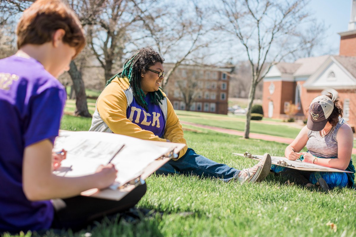 emoryhenry1836's tweet image. ☀️With the warm weather we have been experiencing, it's easy to picture there are only 19 more days until spring! It's the perfect time for prospective families to schedule a campus tour! Go to ehc.edu/visit to sign up. #welcomewednesday #emoryandhenry #jointheswarm🐝