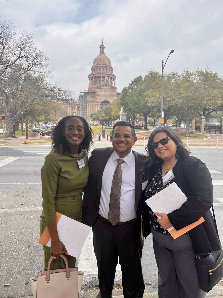 With two of TXST’s finest: ⁦<a href="/akroundtree/">Aimee Roundtree</a>⁩ Aimee Roundtree and Evy Gonzales at the Texas State Capitol as part of the Austin Chamber visit #TXST #TxStateResearch