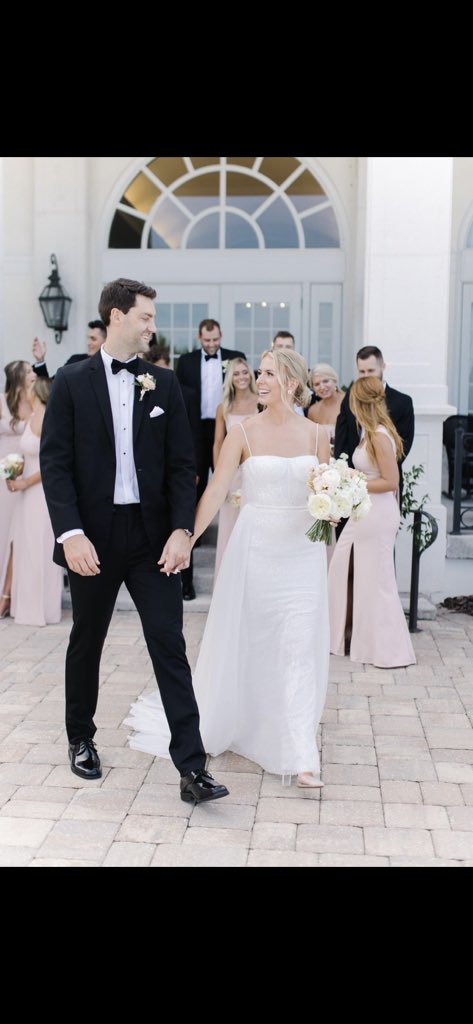 emmapbeech's tweet image. Happy birthday to this tall drink of water! 29 never looked so good 😍❤️