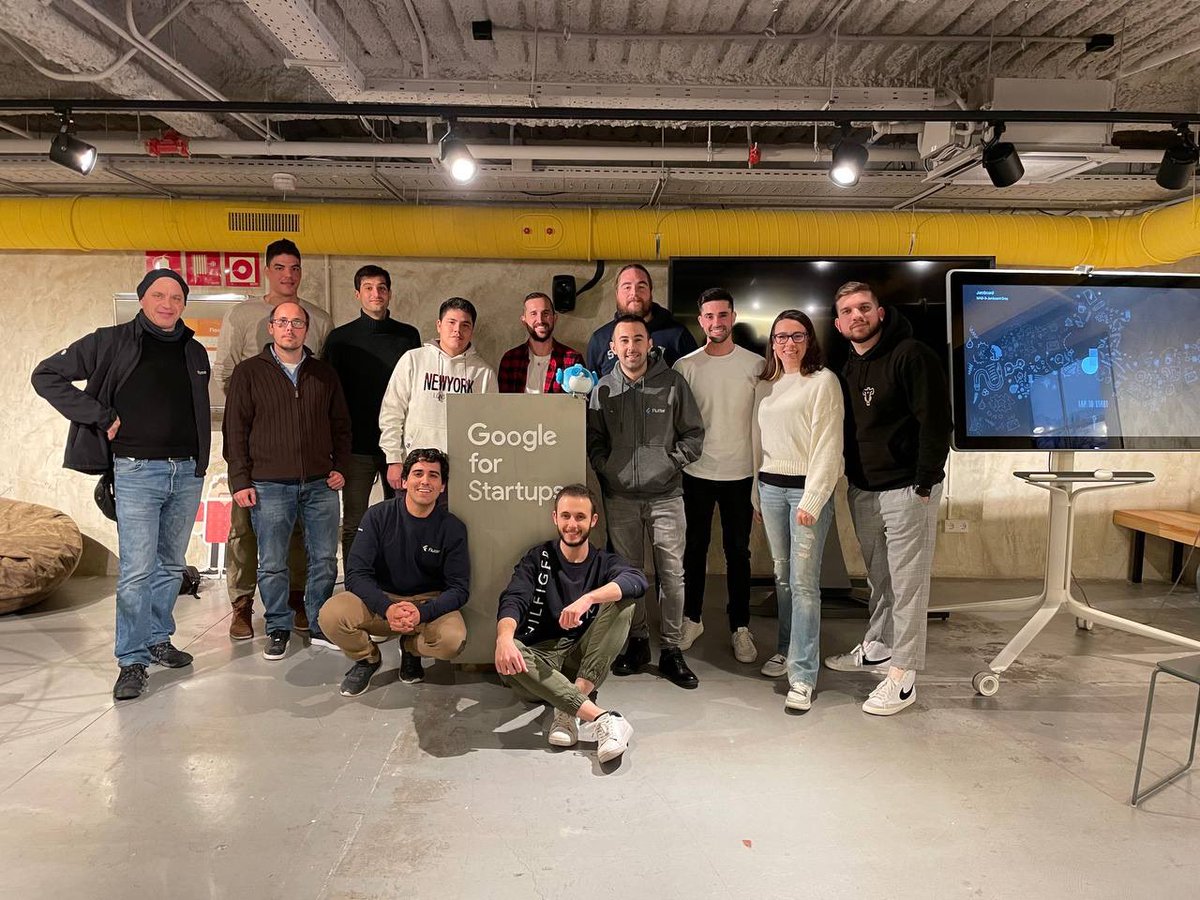 OscarMartinDEV's tweet image. Magnífica tarde celebrando #FlutterForward Extended en Madrid con @GDGMadrid @flutter_es @JamesBlasco @Xavidop
Subidón de energía ver a la comunidad con tanto interés en Flutter y en temas de mi día a día en @VGVentures como Bloc, Testing o Arquitectura. Gracias 💙🦄