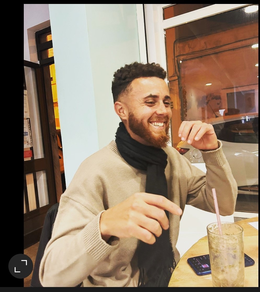 Pytersoncardoso's tweet image. Espontâneo