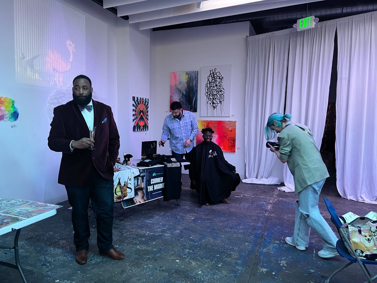 CornerMarketApp's tweet photo. 3/ Our event at @EthereumDenver is still in progress!

With #CornerMarket, customers can check out NFT-based discounts, events, exclusive access, or other promotions at their favorite merchants nearby and be able to use crypto to pay.  #NFTs #ETHDenver 👇 https://t.co/PSacqMbQMI