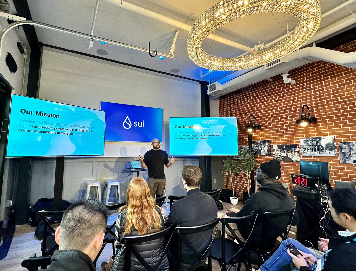 SuiNetwork's tweet photo. Joining a packed #SuiBuilderHouse, @EmanAbio, Co-Founder and Chief Product Officer @Mysten_Labs, shared:
💧How the Sui journey began
💧Progress towards Mainnet
💧What's in store for developers after Mainnet launch in 2023 https://t.co/mqOQy2Toce