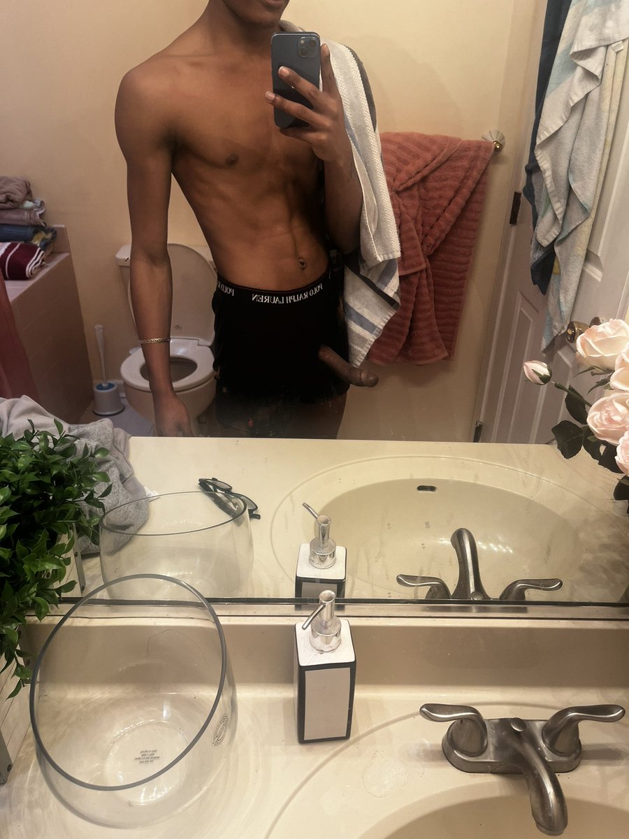 TovardJr's tweet photo. Can you suck me while I play gta ?🤔 #grownasskids #ContentCreator #nasty #sharepost https://t.co/QeXCADf8D6
