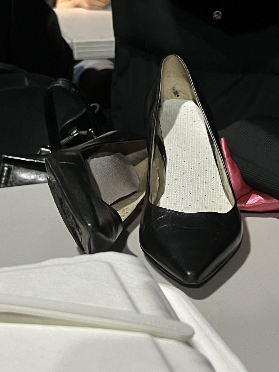 shantelmoses's tweet photo. Shoes on table yeah or nah?
(Iβm grossed out AF)
#actorslife #backgroundlife #setlife #blactor https://t.co/PlvUnqKsye
