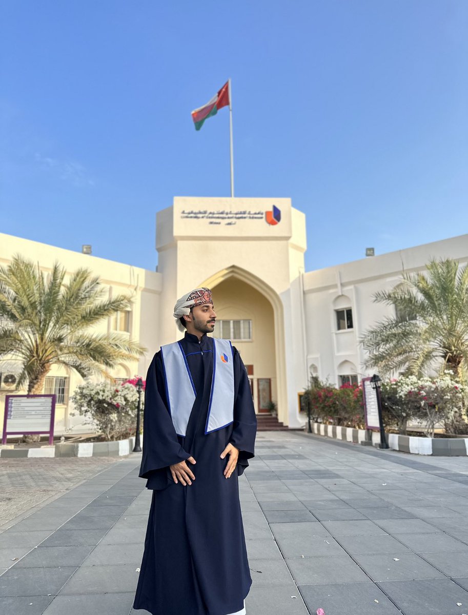 Abdullah__M97's tweet photo. الحمدلله 🎓 https://t.co/dXFjdThI1K