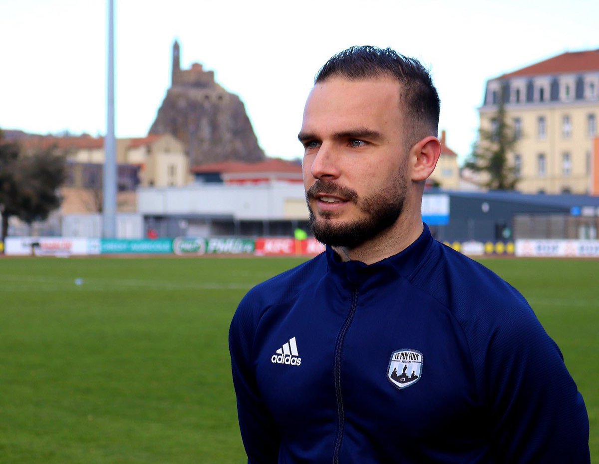 SuperCazarre's tweet photo. Bosetti 💬 (Annecy) : « On va laisser la recette à Payet, on sait qu’il aime bien ça! » https://t.co/HISJb6imQO