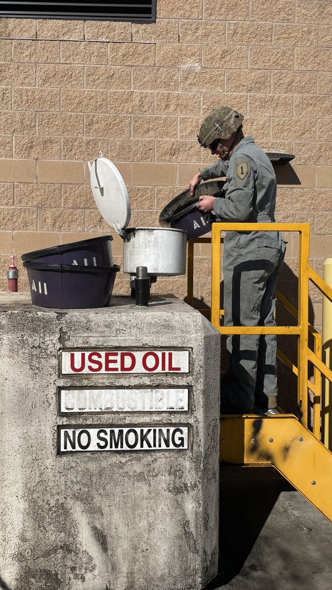 burts_knights's tweet image. Burts Knights Soldiers take pride in our Motor pool and the equipment within. Maintenance is to Movement as Movement is to __________. Maneuver! ⚡️
#MaintenanceMonday #Readiness
#DutyFirst #Victory #BigRedOne #MEETYOURARMY #SERVEWITHUS #devilbrigade #firstinfantrydivision