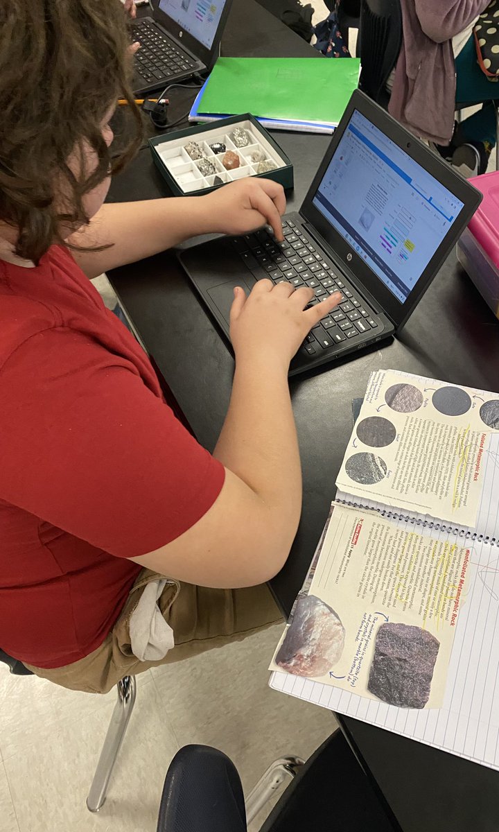 rodriguez_sci's tweet photo. 3 things that made me ๐ today: 1. Hearing my students explore and talk about different types of rocks. 2. Hearing an 8th grader say he was a scientist today. 3. Seeing Miss @MSCScienceClas2 help her students in the lab. @NISDZachry @NISDMSScience โฅ๏ธ #nisdmssciencecoach https://t.co/8sGwIblyqP