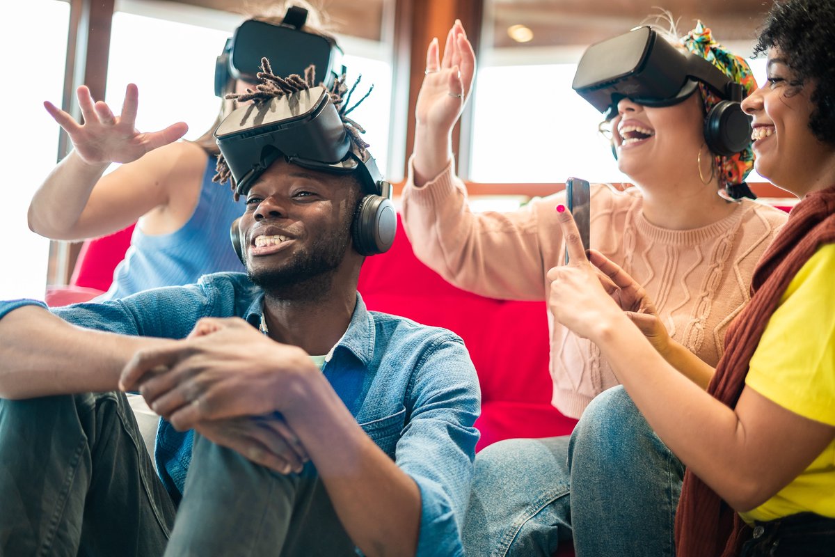 A new era of #extendedreality is upon us. 🌠 

During 2023, organizations will continue to utilize an increasing number of social #vr platforms to improve #remote training processes across their business.  

Check out our article below to learn more - 
linkedin.com/pulse/social-v…