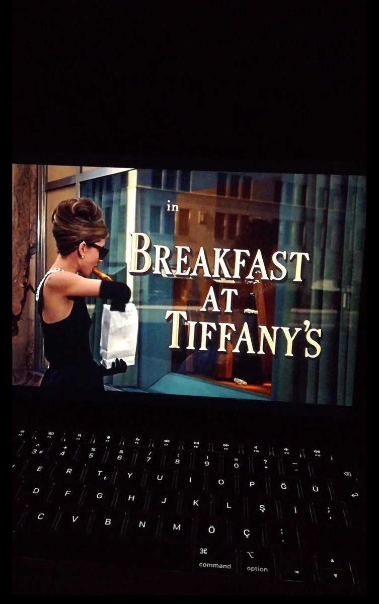 10/10 film herkesin izlemesi gerek ya... sen muhtesem bir kadinsin Audrey Hepburn asigim sana <33333 #breakfastattiffanys