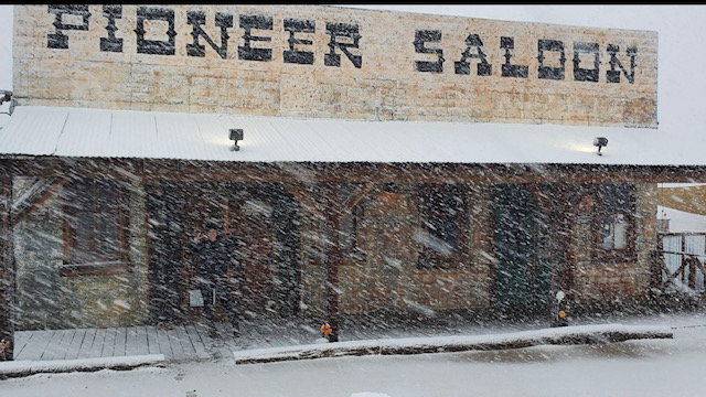 PioneerSaloon13's tweet photo. Pics from the first morning in March.

#winterwonderland #pioneersaloon #snow #fun #falloutnewvegas #dale #gordi #easypete https://t.co/QbRV83kZsw