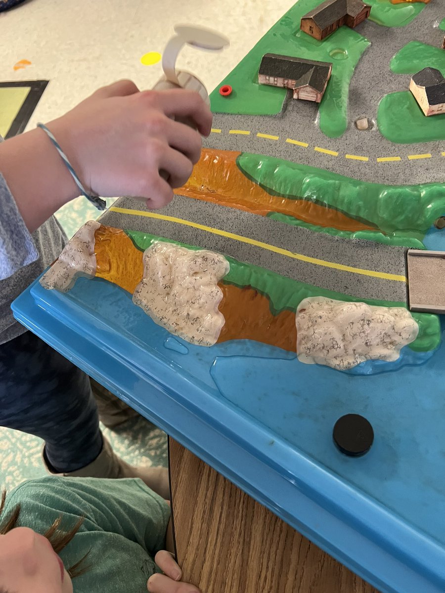 OwensOgres's tweet image. Heard from an erosion expert today! One step closer to solving our problem. #learningshouldbefun #scientistsatwork