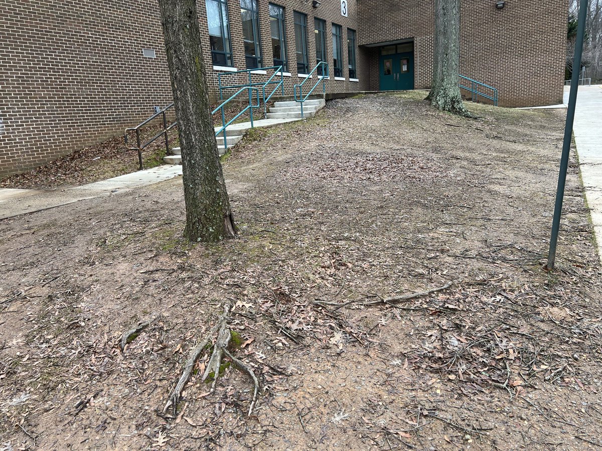 OwensOgres's tweet image. Heard from an erosion expert today! One step closer to solving our problem. #learningshouldbefun #scientistsatwork