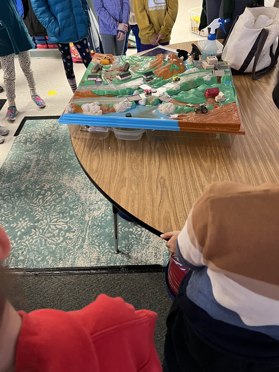 OwensOgres's tweet image. Heard from an erosion expert today! One step closer to solving our problem. #learningshouldbefun #scientistsatwork