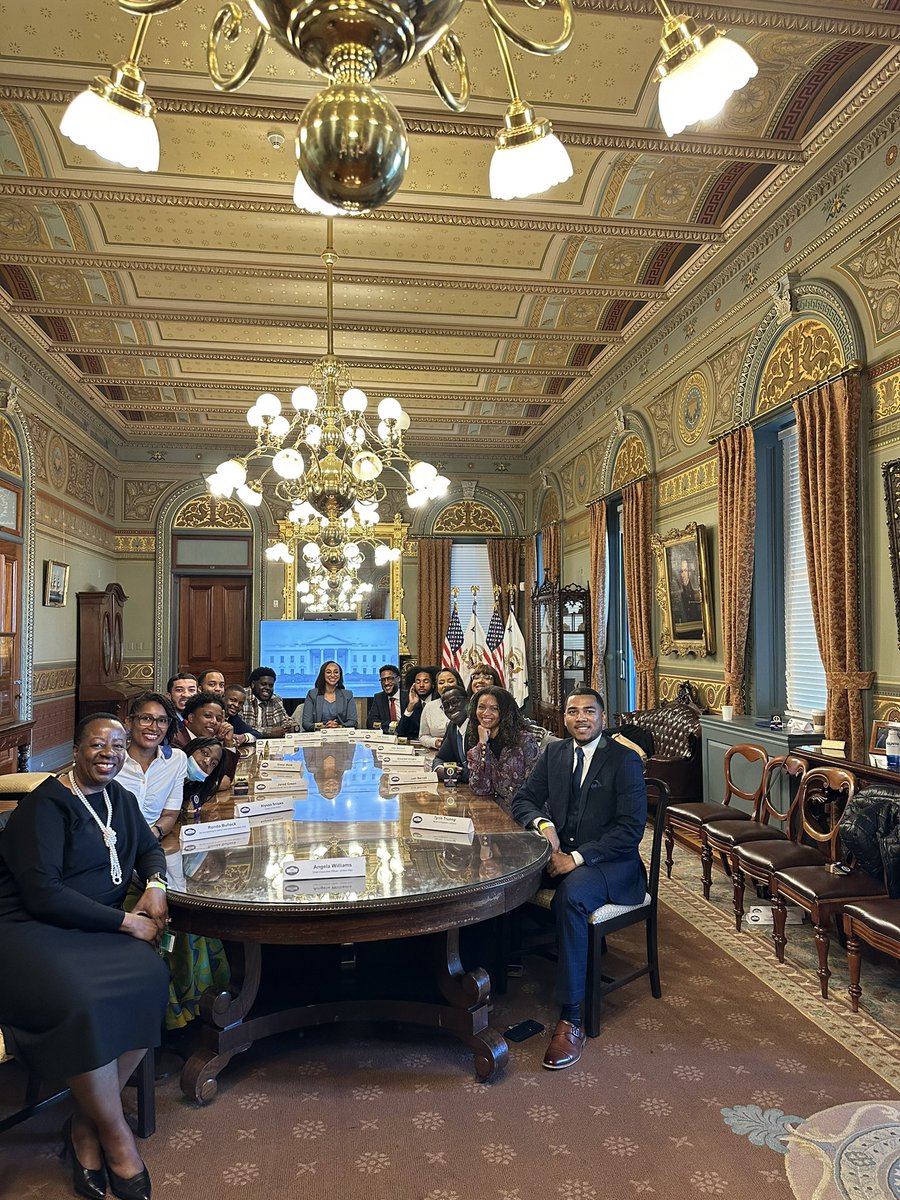 DisruptivPeace's tweet image. #aseatatthetable #wh2023emergingblackleaders 

#disruptivepeace #peacemaker #antiracisteducator