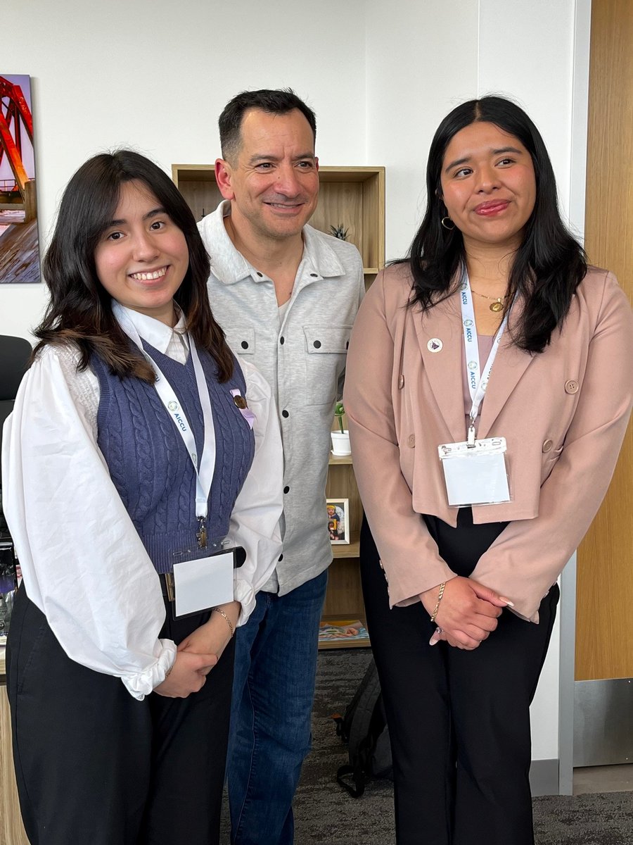 I had a great meeting this week with Graciela and Ashley (who is a South Gate native- go #AD62!), students at Mount Saint Mary's University.

Thanks for sharing your post-graduate career goals with me- and for reiterating the importance of the #CalGrant program!