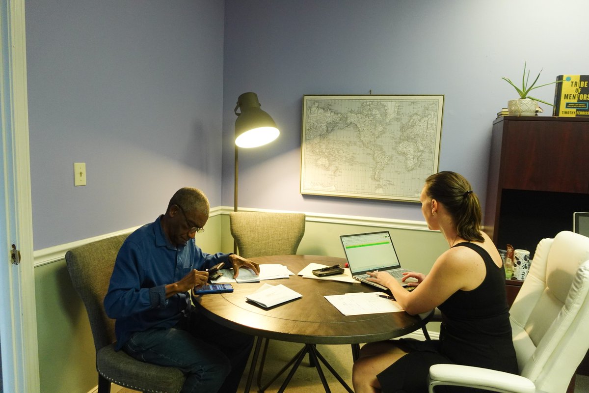 dearretirement_'s tweet photo. What better way to start Women's History Month than with Lauren running the office like a boss, handling back-to-back appointments like a pro!

#WomensHistoryMonth #RetirementPlanning #retirement #legacyplanning #lifeinsurance #medicare #MedicareForAll #dearretirement https://t.co/WIukMEVZrl