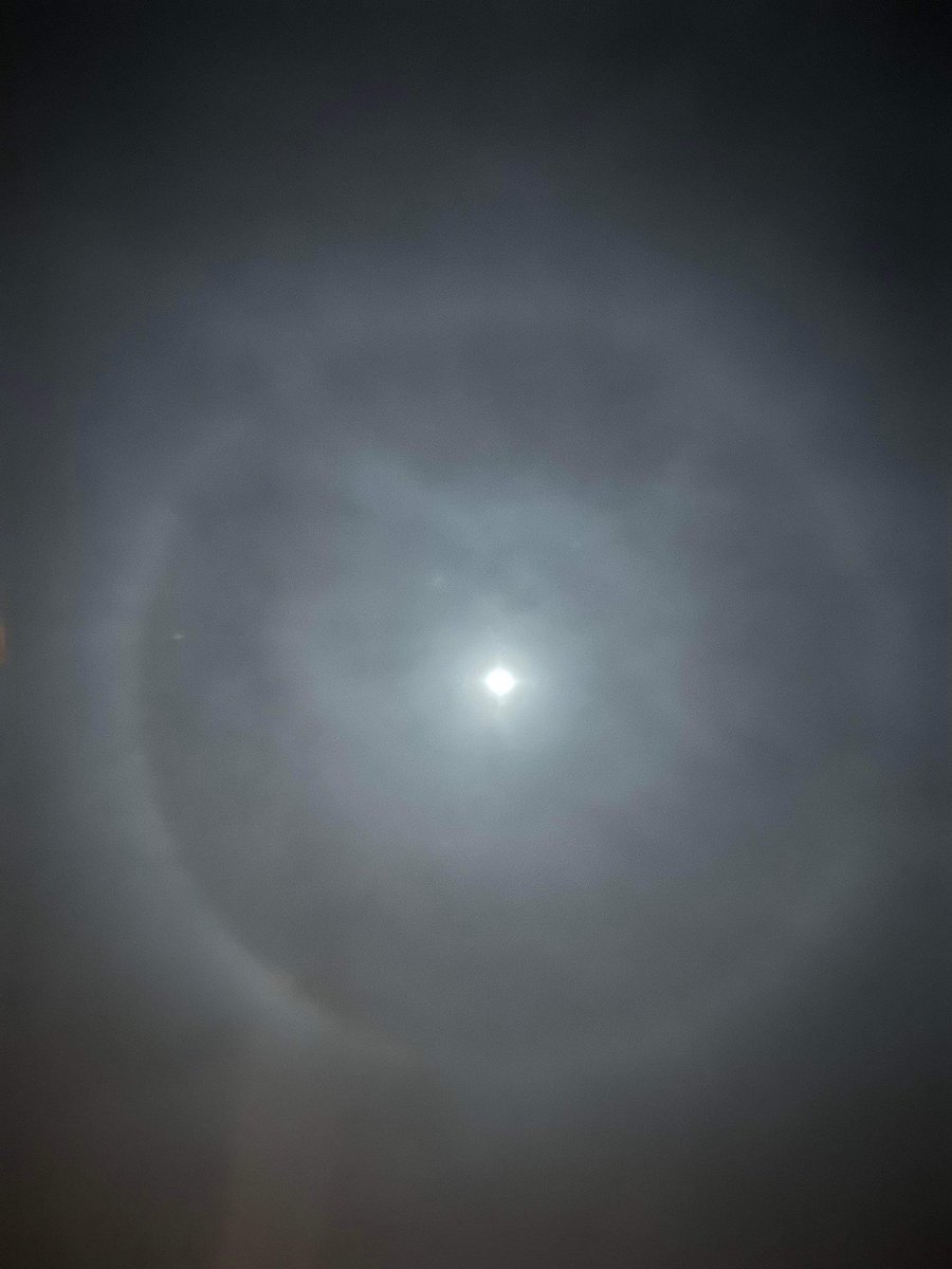 AshleyReneeWx's tweet photo. Another viewer captured the halo too. #mswx #RollingForkMS https://t.co/wQYiwMxGO8