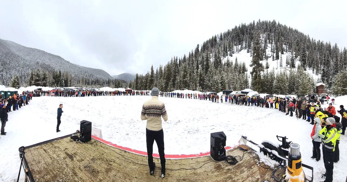 scoutscanada's tweet photo. Another successful #RoVent at #ManningPark in the snow🏔️
3 nights, nearly 400 Rover & Venturer Scouts, jam-packed days of axe throwing, snowshoe hikes, snow bowling, dancing and more!
Shoutout to @1sthaney, 1st Bear & 5th Juan de Fuca for capturing some great moments📷 https://t.co/4b9vkAL8mr