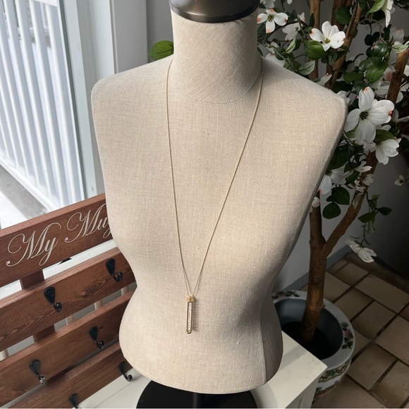 LuxDesignVault's tweet photo. So good I had to share! Check out all the items I'm loving on @Poshmarkapp #poshmark #fashion #style #shopmycloset #vintage #incinternationalconcepts: https://t.co/0AsunejkYk https://t.co/J8o0Y8AUEg