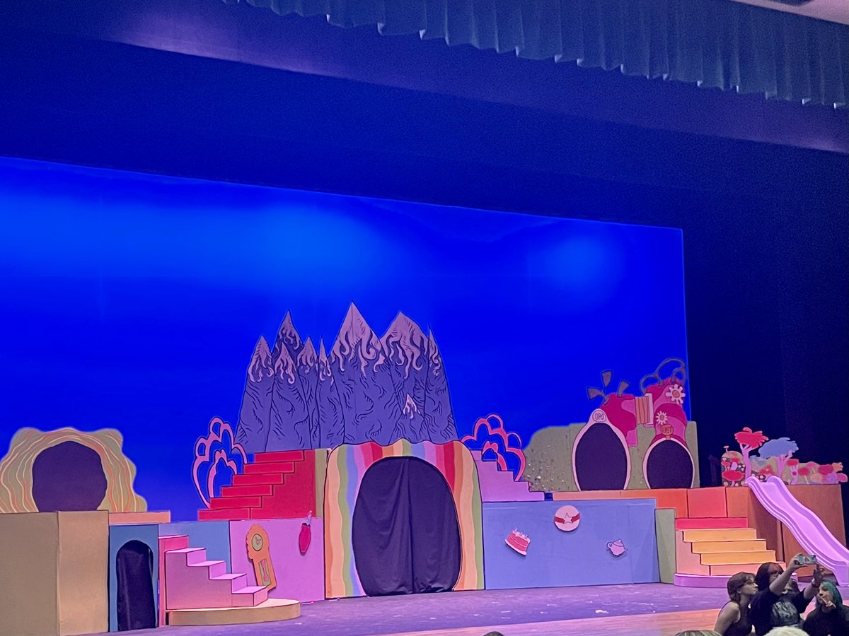 Need something fun to do this weekend? Go check out Seussical tomorrow thru Sat <a href="/ApexPeakPlayers/">Apex Peak Players</a> These students are incredibly talented!! <a href="/LRHS_Stage/">LRHS Pride Productions</a> <a href="/ITS5540/">Leesville ITS</a>