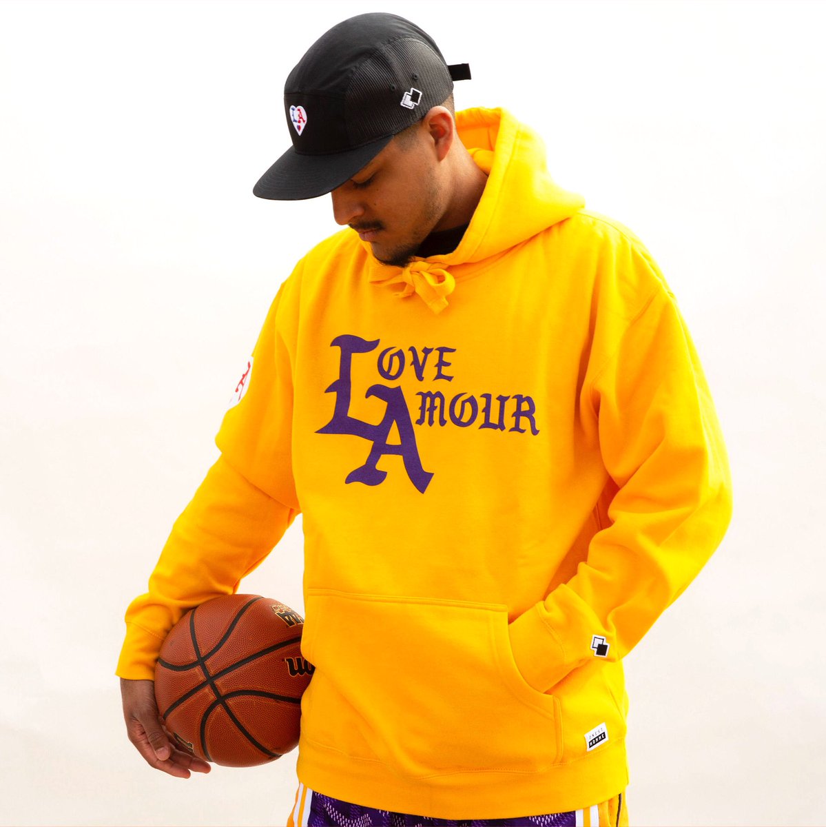 ONEST_HOMME's tweet photo. 💜 L A 💛 LOVE AMOUR @ONEST_HOMME #loveamour #purpleandgold https://t.co/x40HVxBdQR
