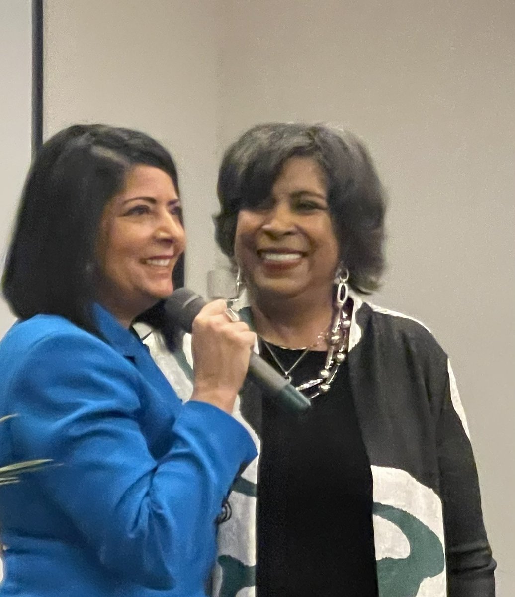 chrisronayne's tweet photo. “Don’t worry about who gets the credit. Just do the work.” - India Pierce Lee 

You got the work done, India! 
Job well done @CleveFoundation 

Thank you for mentoring so many of us and best ahead in your new job @TriCedu 
Grateful for your legacy work in the # CLE neighborhoods https://t.co/wrvvFwTXtz