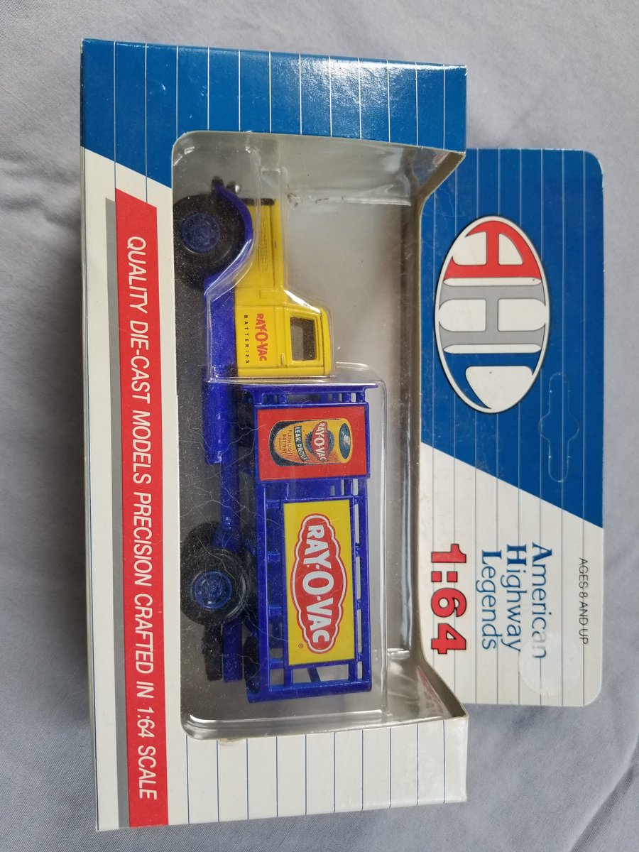 VINTAGE 90s AHL PETERBILT 260 RAY-O-VAC Battery Panel Truck #HARTOY 1:64 #Diecast #vintage90s #rayovacbatteries #rayovac #americanhighwaylegends #AHL #vintage #toys #Peterbilt #Peterbilt260 #ebayfinds #paneltruck ebay.com/itm/2661548759… #eBay via @eBay