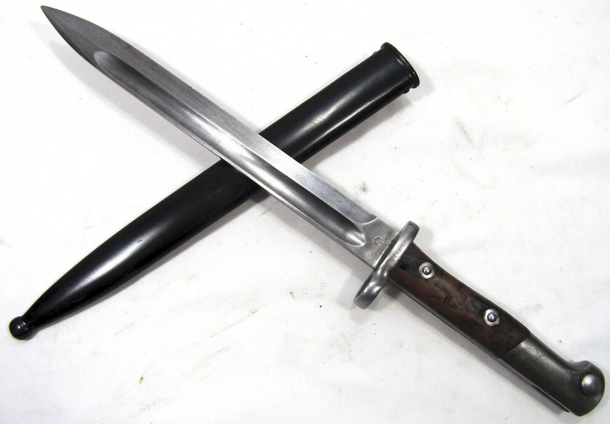 Acion_Next's tweet image. If you give a girl a knife on the 1st date she will instantly fall in love with you.
