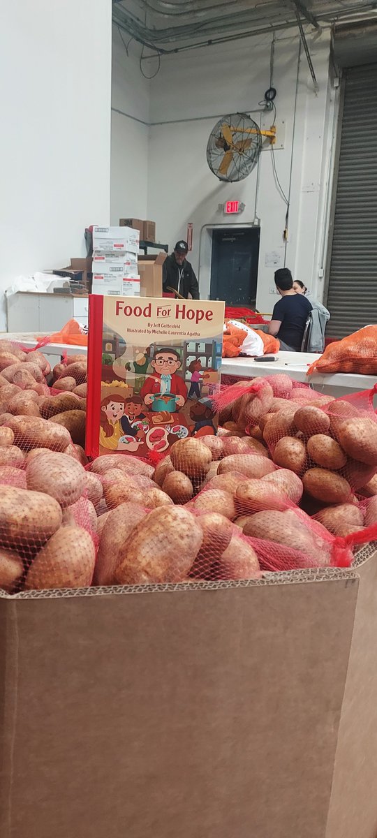 jeffgottesfeld's tweet photo. #FOODFORHOPE makes a prepublication visit to @SDFoodBank. So much good being done there. Thank you! @CrestonBooks @LernerBooks #foodbanks #kidlit https://t.co/hVZzZsCXM6