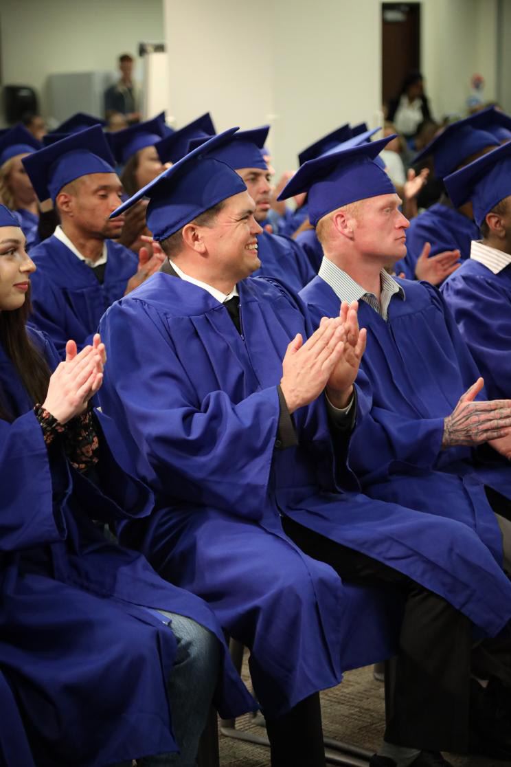 Heal America (@joinhealamerica) on Twitter photo 🤩 <a href="/hope4prisoners1/">HOPE for Prisoners</a> has helped set 55 more formerly incarcerated individuals on the path to successfully re-enter their communities. 🎓
Check out some pics from their recent graduation. 📸
<a href="/JonDPonder/">Jon D. Ponder</a> 🤩 <a href="/hope4prisoners1/">HOPE for Prisoners</a> has helped set 55 more formerly incarcerated individuals on the path to successfully re-enter their communities. 🎓
Check out some pics from their recent graduation. 📸
<a href="/JonDPonder/">Jon D. Ponder</a>